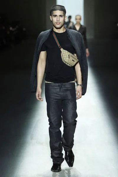Look 12